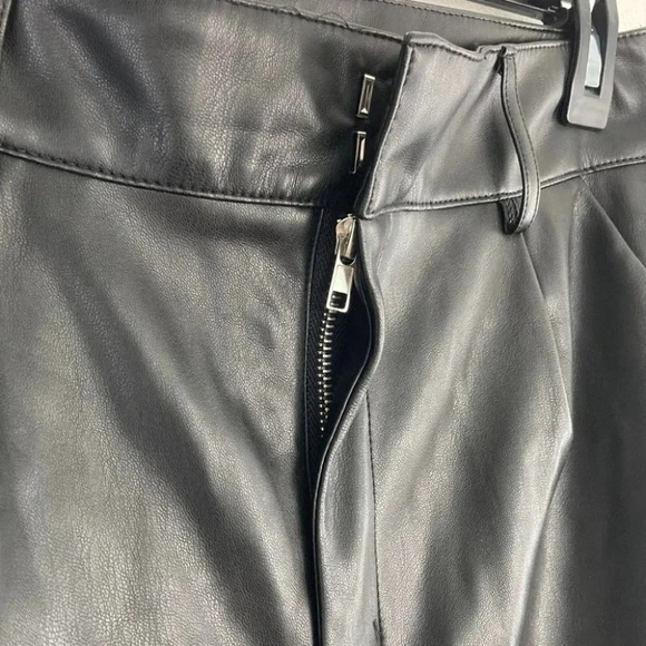 ShoeDazzle Pants 6 8 Medium High Rise Black Faux Leather Slim Stretchy Moto - Picture 9 of 11